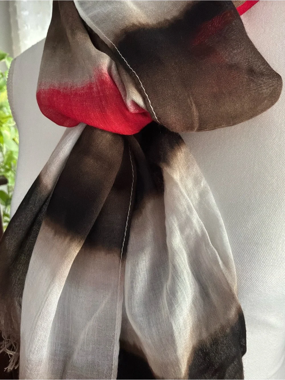 NWOT White House Black Market Red, Brown & Cream Gradient Scarf
